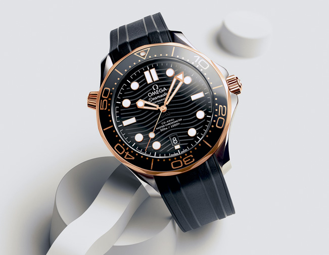 Daniel Craig brings the Seamaster Diver 300M to the surface - All ...